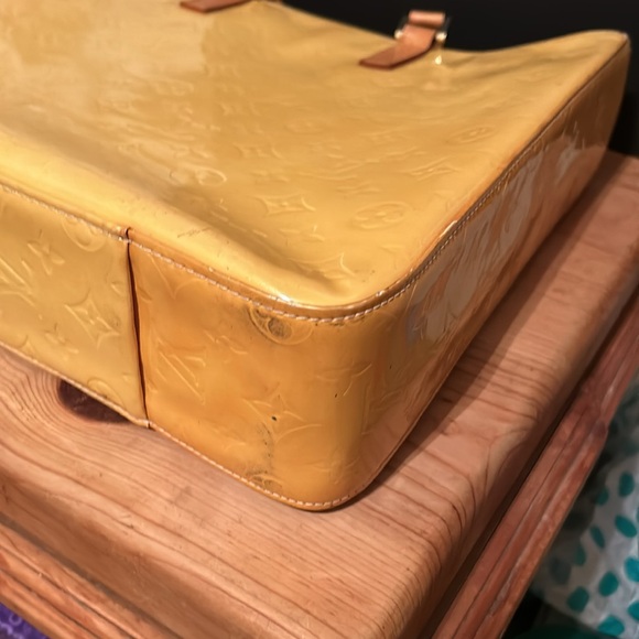 Louis Vuitton Houston Tote Lime Yellow Leather Monogram Vernis - Picture 4 of 11